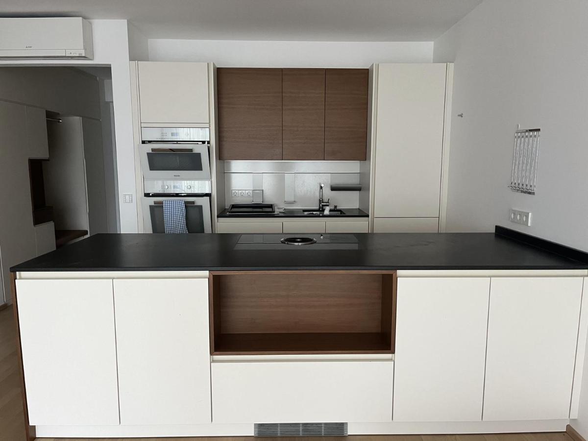 Luxusappartement Mit Garage Im Zentrum Wiener Neustadt Luaran gambar