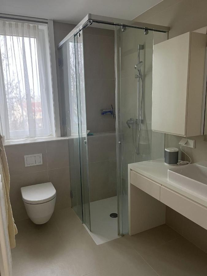 Luxusappartement Mit Garage Im Zentrum Wiener Neustadt Luaran gambar