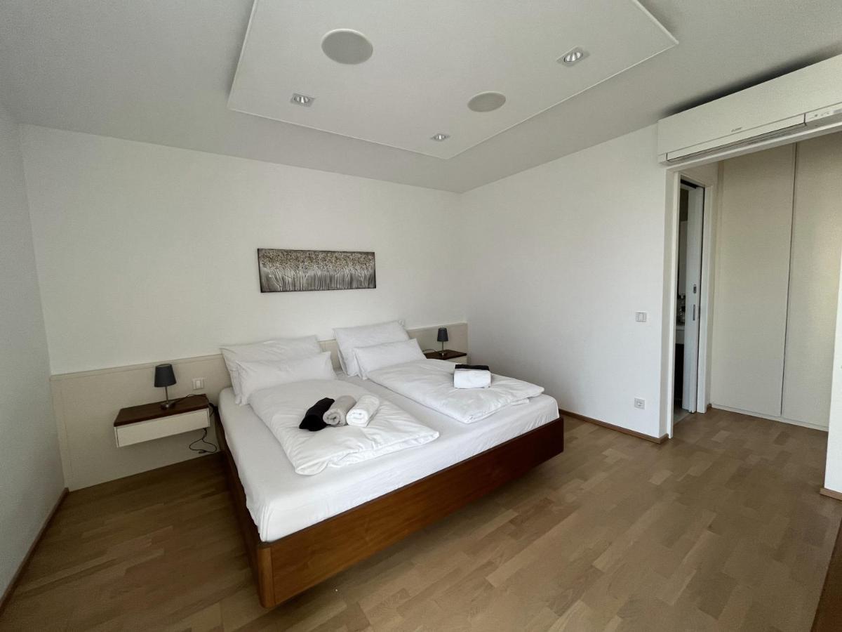 Luxusappartement Mit Garage Im Zentrum Wiener Neustadt Luaran gambar