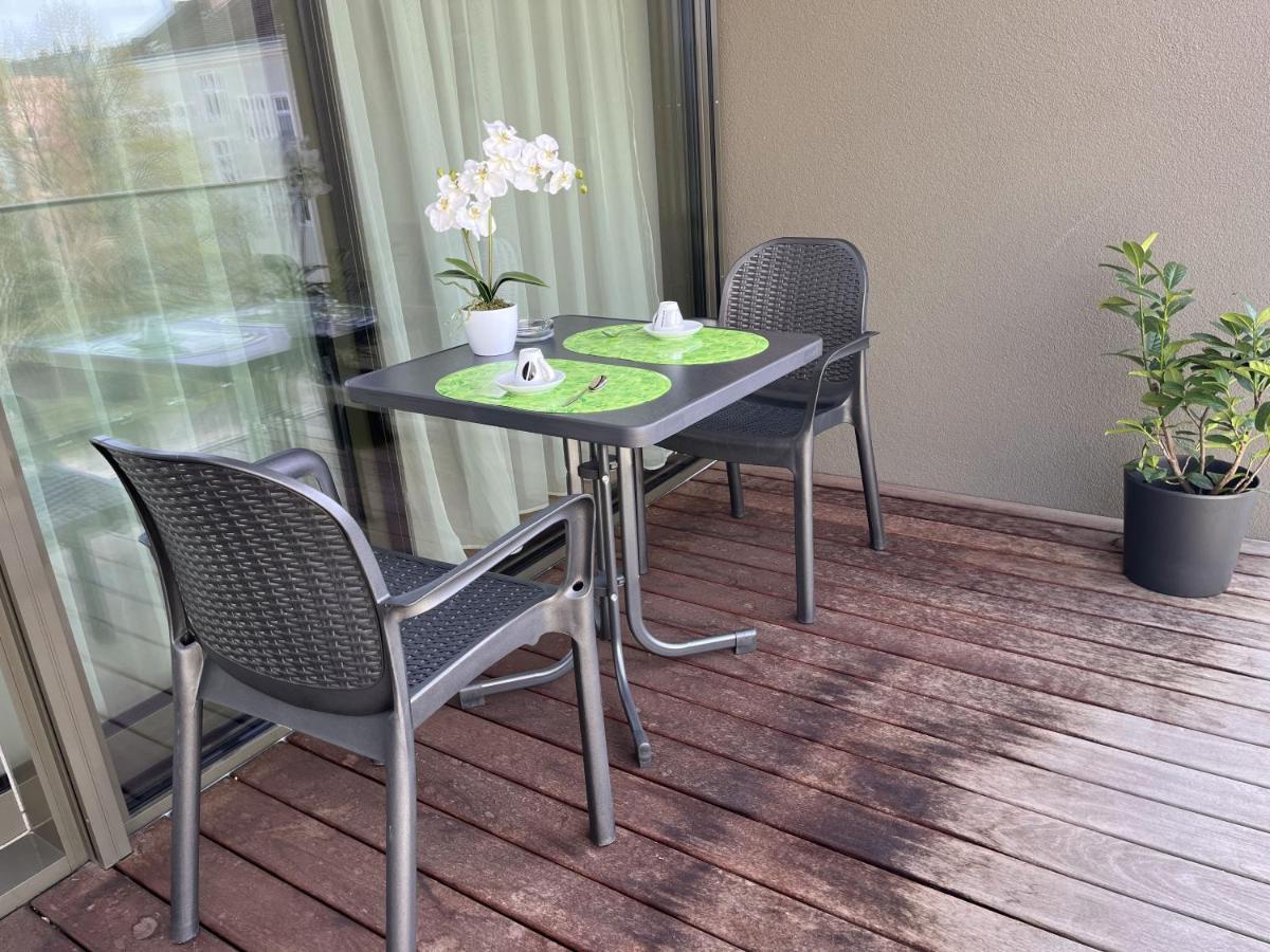 Luxusappartement Mit Garage Im Zentrum Wiener Neustadt Luaran gambar
